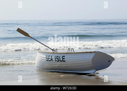 Rettungsboote auf dem Strand in Sea Isle City, New Jersey, USA Stockfoto