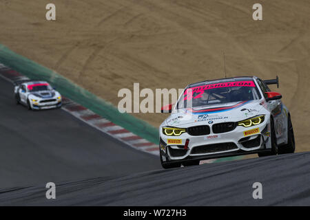 Longfield, UK. 04 Aug, 2019. Jahrhundert Motorsport BMW M4 GT4 mit Fahrer Mark Kimber & Jakob Mathiassen während der britischen GT-Meisterschaft in Brands Hatch Brands Hatch, Longfield, England am 4. August 2019. Foto von Jurek Biegus. Credit: UK Sport Pics Ltd/Alamy leben Nachrichten Stockfoto