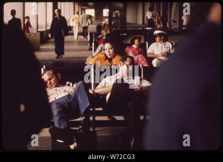 HONOLULU INTERNATIONAL AIRPORT GRIFFE FAST ALLE BESUCHER DER INSEL. Rund 2,7 Millionen in 1973 erwartet Stockfoto