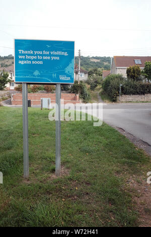 August 2019 - Vielen Dank für Ihren Besuch an der Ausfahrt der Behälter Cheddar, Somerset, Großbritannien Stockfoto