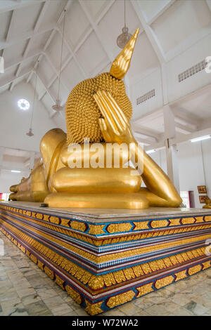 Der liegende Buddha im Wat Phai Lom in der Stadt von Chanthaburi im Norden von Thailand. Thailand, Chanthaburi, November, 2018. Stockfoto
