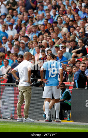 London, Großbritannien. 04 Aug, 2019. Leroy Sane von Manchester City verlässt das Feld während des 2019 FA Community Shield Match zwischen Liverpool und Manchester City im Wembley Stadion, London, England am 4. August 2019. Foto von Carlton Myrie. Nur die redaktionelle Nutzung, eine Lizenz für die gewerbliche Nutzung erforderlich. Keine Verwendung in Wetten, Spiele oder einer einzelnen Verein/Liga/player Publikationen. Credit: UK Sport Pics Ltd/Alamy leben Nachrichten Stockfoto