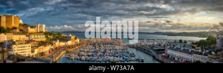 De - Devon: Abendlicht über der Hafen von Torquay (HDR-Bild) Stockfoto