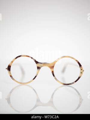 Ein Vintage Pair von Schildpatt Brillen oder Brillen Stockfoto