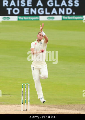 BIRMINGHAM, ENGLAND. 04.August 2019: Stuart Breite von England Bowling bei Tag 3 der 1 Specsavers Asche Test Match, bei Edgbaston Cricket Ground, Birmingham, England. Stockfoto