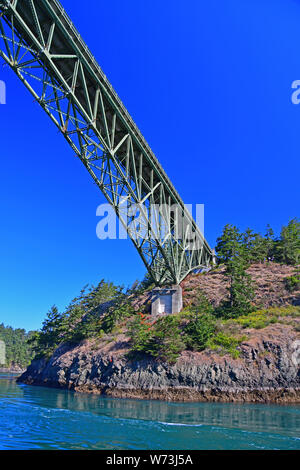 Die ikonischen Deception Pass Bridge in der Nähe von Langley, Washington Stockfoto