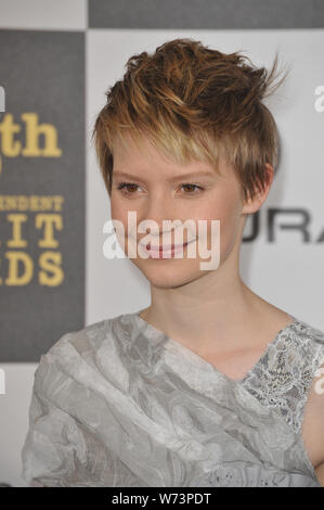 LOS ANGELES, Ca. März 05, 2010: Mia Wasikowska am 25. Jahrestag Film Independent Spirit Awards auf der L.A. Live Event Deck in der Innenstadt von Los Angeles. © 2010 Paul Smith/Featureflash Stockfoto