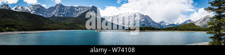 Panoramablick auf die kanadischen Rockies in Kananaskis Country, Alberta, Kanada Stockfoto