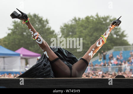 Brighton, UK. 04 Aug, 2019. Grace Jones führt an LOVEBN 1 fest als Teil von Brighton & Hove Stolz in Preston Park, Brighton am 4. August 2019. Bild von Tabatha Feuerwehrmann/weiblichen Perspektive Credit: Weibliche Perspektive/Alamy leben Nachrichten Stockfoto