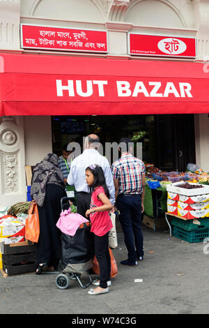 Street Scene, Hütte Bazar, der Whitechapel Road, London, England, Großbritannien Stockfoto