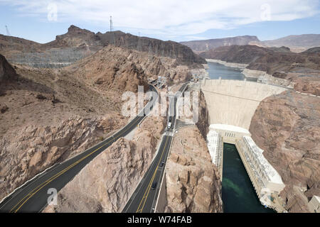 Los Angeles, Kalifornien, USA. 4 Aug, 2019. Hoover Dam liegt von Mike O'Callaghan'' "Pat Tillman Memorial Bridge gesehen. Credit: Ringo Chiu/ZUMA Draht/Alamy leben Nachrichten Stockfoto