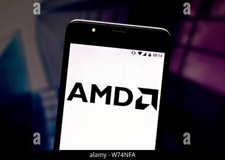 In diesem Foto, Illustration die Advanced Micro Devices (AMD) Logo gesehen wird auf dem Smartphone angezeigt. Stockfoto