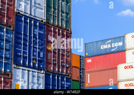 Nürnberg/Deutschland - August 4, 2019: Container steht auf TriCon Container-terminal Nürnberg. Stockfoto