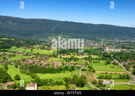 Saint Jorioz Dorf in der Nähe von dem See von Annecy in den Französischen Alpen Stockfoto