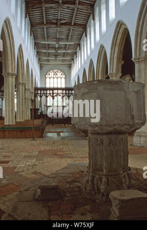 Aus Holz geschnitzte Engel an der Decke der Kirche der Heiligen Dreifaltigkeit Blythburgh Suffolk, Großbritannien. Stockfoto