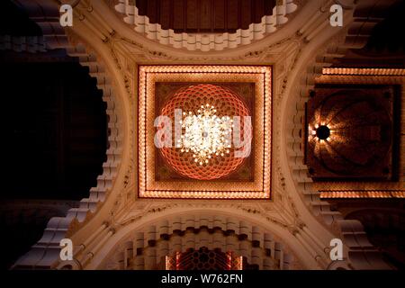 - - Datei - - Innenansicht der größten Marokkos Moschee Hassan II.-Moschee in Casablanca, Marokko, 17. November 2017. Die Hassan-II.-Moschee oder Grande Moschee Stockfoto