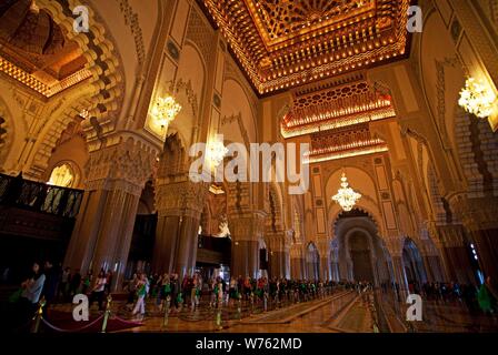 - - Datei - - Innenansicht der größten Marokkos Moschee Hassan II.-Moschee in Casablanca, Marokko, 17. November 2017. Die Hassan-II.-Moschee oder Grande Moschee Stockfoto