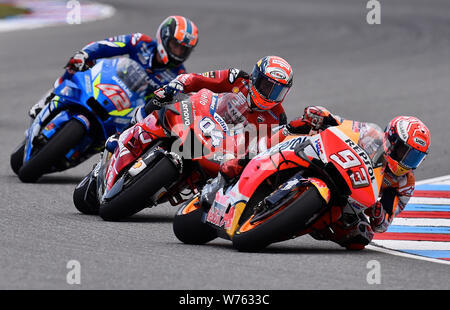 Brünn, Tschechien. 04 Aug, 2019. Straße Racers R-L Marc Marquez (Spanien), Andrea Dovizioso (Italien) und Alex Rins (Spanien) in der MotoGP Kategorie Rennen während der Tschechischen Republik Motorrad Grand Prix 2019 konkurrieren, in Brünn, Tschechische Republik, am 4. August 2019. Credit: Lubos Pavlicek/CTK Photo/Alamy leben Nachrichten Stockfoto