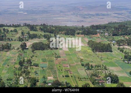 Ein Flickenteppich von Bauern Feld gesehen von der Mahi Mahiu Longonot View Point", auf einer 104 Nakuru - Nairobi Straße. Rift Valley Kenia. Stockfoto