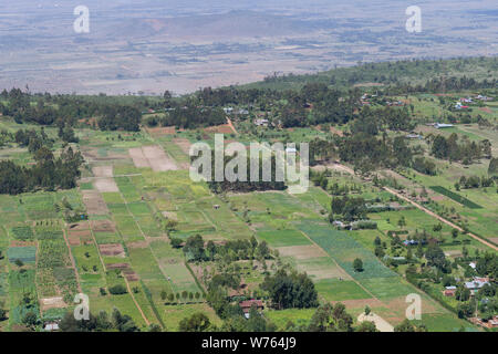 Ein Flickenteppich von Bauern Feld gesehen von der Mahi Mahiu Longonot View Point", auf einer 104 Nakuru - Nairobi Straße. Rift Valley Kenia. Stockfoto