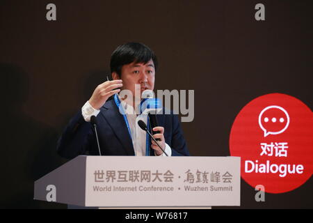 Wang Xiaochuan, CEO der chinesischen Internet Suchmaschine Sogou, spricht im Forum der "Super-vernetzten Zeitalter: Innovation, Intelligenz und Revolution" Stockfoto