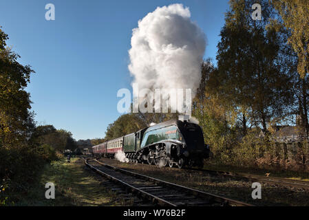 A4 Pacific Nr.60009 fährt Ramsbottom auf dem ELR mit einen Zug für Rawtenstall Stockfoto