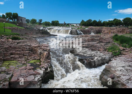 Big Sioux River in voller Spate. Sioux Falls South Dakota USA Stockfoto