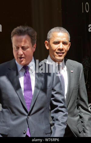 Der britische Premierminister David Cameron mit US-Präsident Barack Obama an der Downing Street 10 in London, am 25. Mai 2011. Stockfoto
