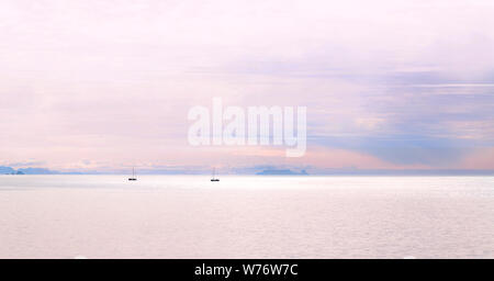Atemberaubende arktische Licht auf vestfjorden Archipel, Lofoten, Nordland, Norwegen, Skandinavien. Stockfoto