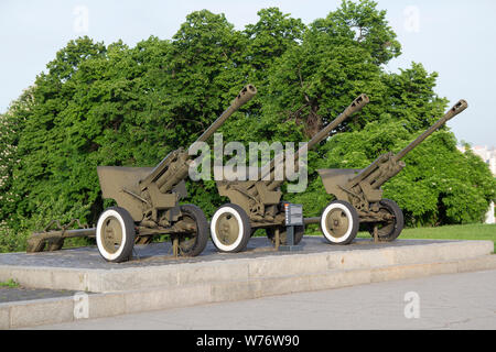 Kiew, Ukraine - Mai 189 2016: GG-Gewehre M 1942 (ZiS-3) im Museum des Großen Vaterländischen Krieges. Eine große Zahl dieser Waffe wurden während W produziert Stockfoto