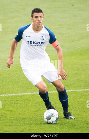 Bochum, Deutschland. 03 Aug, 2019. Anthony LOSILLA (BO) mit Kugel, Single Action mit Kugel, Aktion, vollständige Abbildung, Porträt, Fußball 2. 1. Fussballbundesliga, 2. Spieltag VfL Bochum (BO) - DSC Arminia Bielefeld (BI) 3:3, am 02.08.2019 in Bochum/Deutschland. € | Nutzung der weltweiten Kredit: dpa/Alamy leben Nachrichten Stockfoto