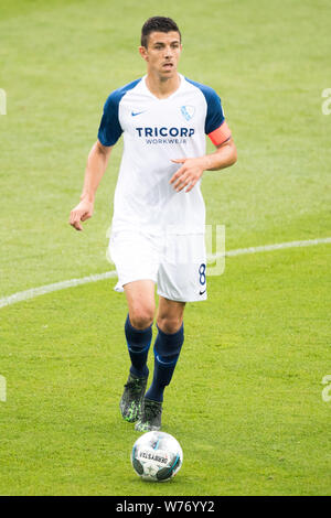 Bochum, Deutschland. 03 Aug, 2019. Anthony LOSILLA (BO) mit Kugel, Single Action mit Kugel, Aktion, vollständige Abbildung, Porträt, Fußball 2. 1. Fussballbundesliga, 2. Spieltag VfL Bochum (BO) - DSC Arminia Bielefeld (BI) 3:3, am 02.08.2019 in Bochum/Deutschland. € | Nutzung der weltweiten Kredit: dpa/Alamy leben Nachrichten Stockfoto