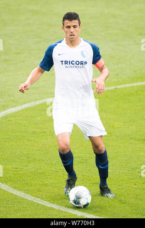 Bochum, Deutschland. 03 Aug, 2019. Anthony LOSILLA (BO) mit Kugel, Single Action mit Kugel, Aktion, vollständige Abbildung, Porträt, Fußball 2. 1. Fussballbundesliga, 2. Spieltag VfL Bochum (BO) - DSC Arminia Bielefeld (BI) 3:3, am 02.08.2019 in Bochum/Deutschland. € | Nutzung der weltweiten Kredit: dpa/Alamy leben Nachrichten Stockfoto