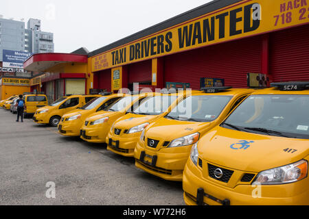 Taxifahrer wollten ein Schild in Brooklyn NYC Stockfoto