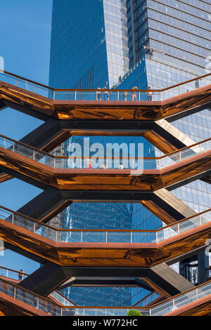 Architektur New York City, Detail des Schiffes Gebäude (2019), entworfen von Thomas Heatherwick und in Hudson Yards, Manhattan, New York City gelegen. Stockfoto