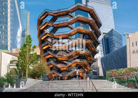 Schiff New York City, Aussicht im Sommer des Schiffes Gebäude (2019), entworfen von Thomas Heatherwick und in Hudson Yards, Manhattan, New York City gelegen. Stockfoto
