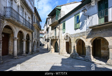 Das alte jüdische Viertel in der Stadt Ribadavia an der Mündung des Flusses Avia und Flusses Mino in der Provinz Orense, Galicien, Spanien Stockfoto