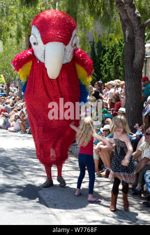 2012 Summer Solstice Parade in Santa Barbara, Kalifornien, physische Beschreibung: 1 Foto: digital, tiff-Datei, Farbe. Hinweise: Titel, Datum, und Schlüsselwörter von dem Fotografen zur Verfügung.; Stockfoto