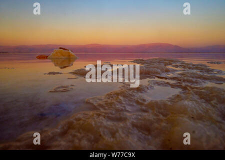 Sonnenuntergang am Toten Meer Stockfoto