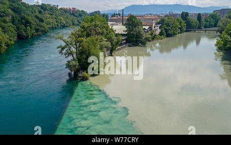 Pointe de La Jonction in Genf, Schweiz - der Punkt, an dem die Flüsse Rhône und Arve entsprechen, wie die Brücke gesehen, Viaduc de La Jonction Stockfoto