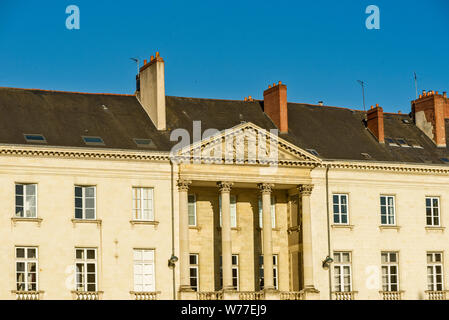 Fassade des Montaudoin Hotel (Arbeit von Jean-Baptiste Ceineray und Mathurin Crucy), Place du Platz Maréchal-Foch, Nantes Stockfoto