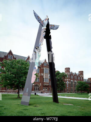 Unwissenheit zu Weisheit, ein Totem scupted und von Lane Technical High School Lehrer und Schüler, Chicago, Illinois, physische Beschreibung: 1 Transparenz: Farbe; 4 x 5 in. oder kleiner gemalt. Hinweise: Titel, Datum, und Schlüsselwörter vom Fotografen zur Verfügung gestellt.; digitale Bild von Carol M. Highsmith ihrem ursprünglichen Film Transparenz zu vertreten; einige Details können zwischen dem Film und den digitalen Bildern abweichen.; ist Teil der Wählt Serie im Carol M. Highsmith Archiv.; Geschenk und kaufen; Carol M. Highsmith; 2011; (DLC/PP 2011: 124).; Stockfoto