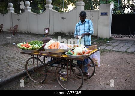 Straße Verkäufer in Fort Kochi, Kerala, Indien Stockfoto