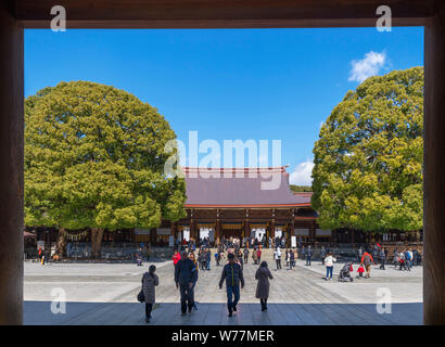 Innenhof an der Meiji-schrein (Meiji-jingu), Tokio, Japan Stockfoto