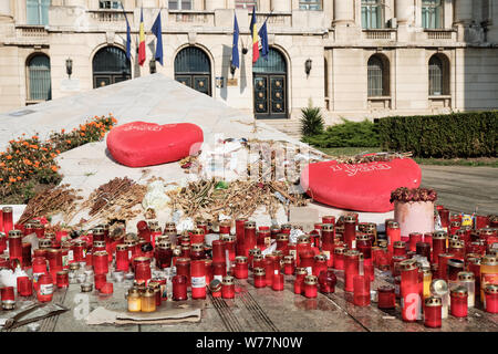 Denkmal für Alexandra Macesanu getötet, auch wenn sie rief 112 Während gefangen. Im Innenministerium Hauptquartier. Bukarest, Rumänien, 5. August 2019 Stockfoto