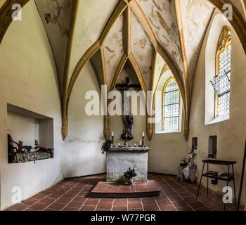 Das Innere des tcharming Bergseite Kapelle St. Magdalena im Gschnitztal Tal in der Nähe von Steinach in Tirol eine kleine Stadt auf der Brenner Straße. Stockfoto