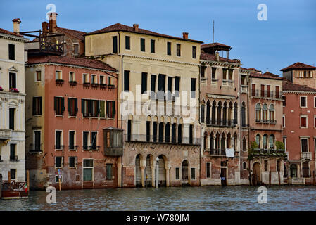 Ca' a Mosto, der älteste Palast am Canal Grande, 13. Jahrhundert byzantinische Architektur, Cannaregio, Venedig, Venetien, Italien, Europa. Stockfoto