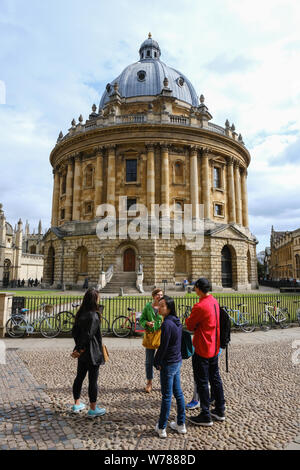 Die Radcliffe Camera Gebäude ist einer der am meisten recognizible Universität Gebäude in der Stadt. Stockfoto