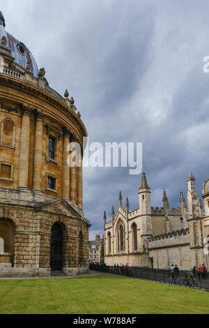 Die Radcliffe Camera Gebäude ist einer der am meisten recognizible Universität Gebäude in der Stadt. Stockfoto