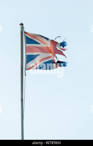 Zerrissen zerrissen oder Union Jack Flagge, Großbritannien Stockfoto